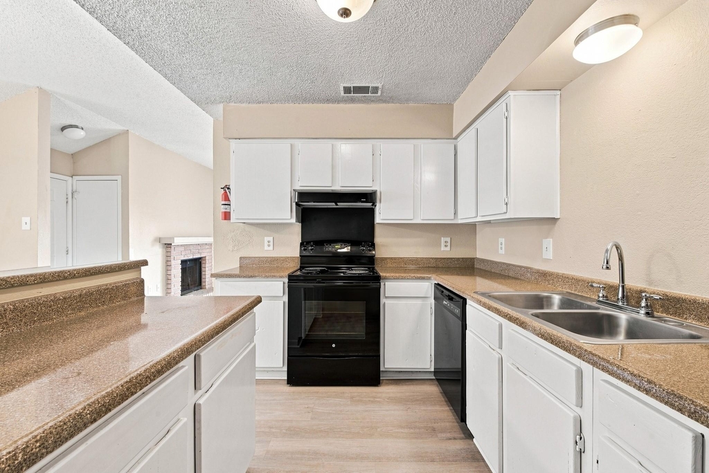 400 Fall Circle - Photo 4