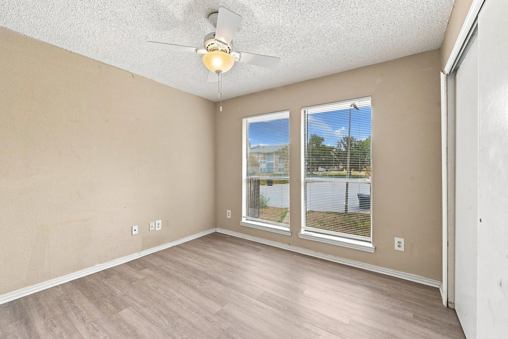 400 Fall Circle - Photo 13