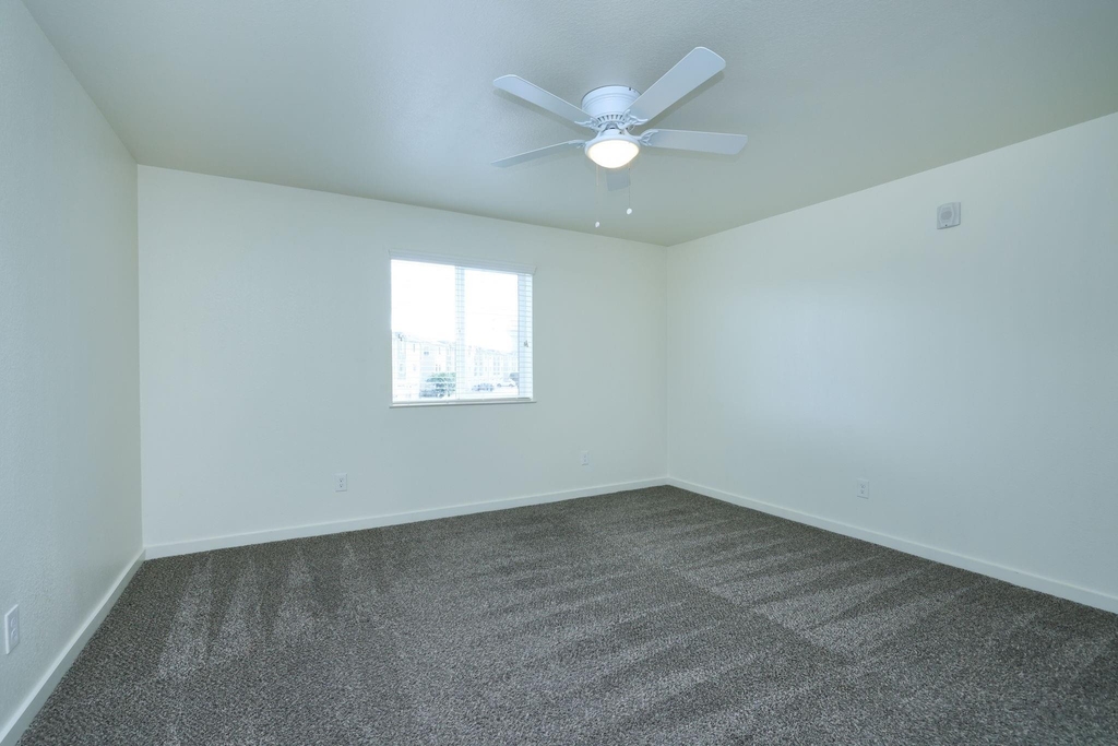 21155 Gosling Road - Photo 5