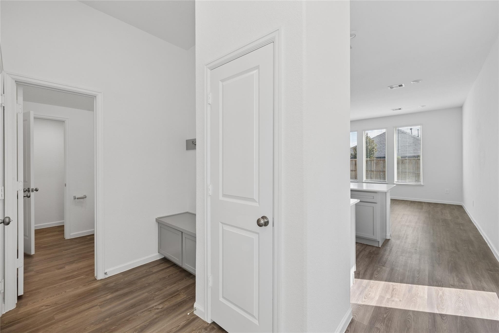 661 Royal Arch Drive - Photo 4