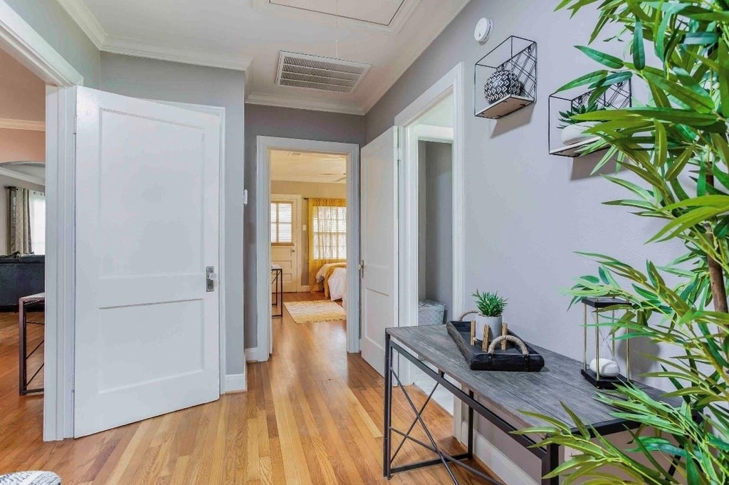 2820 Wheeler Street - Photo 2