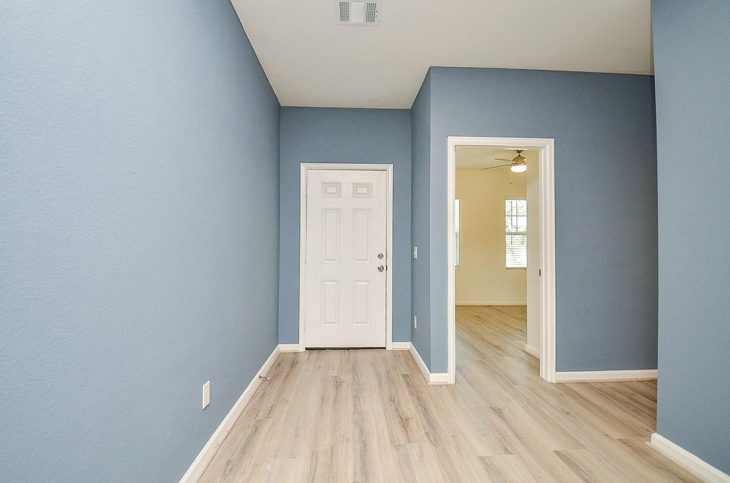 5015 Highland Springs Drive - Photo 2