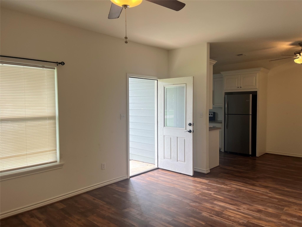 1843 Caroline Lane - Photo 1