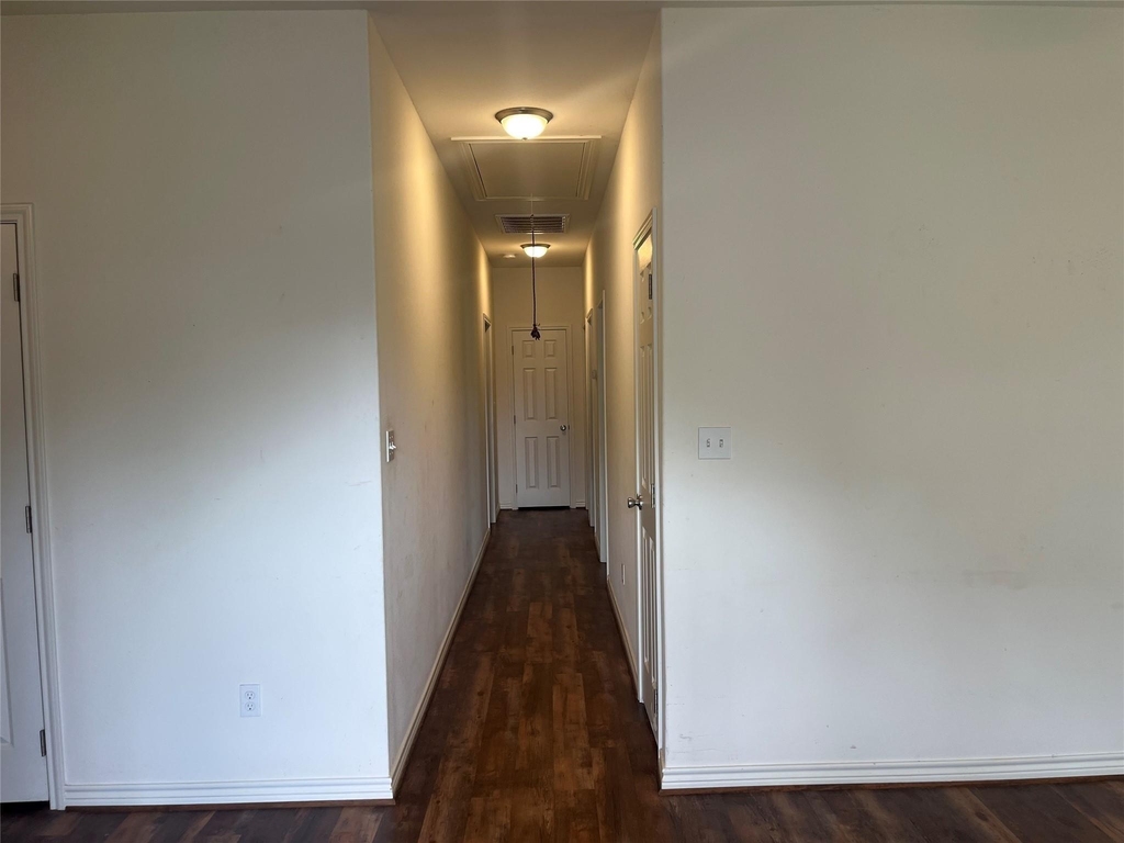 1843 Caroline Lane - Photo 2