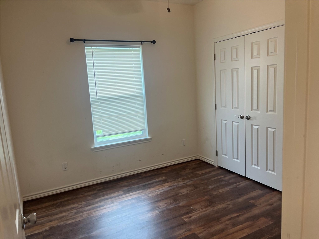 1843 Caroline Lane - Photo 5