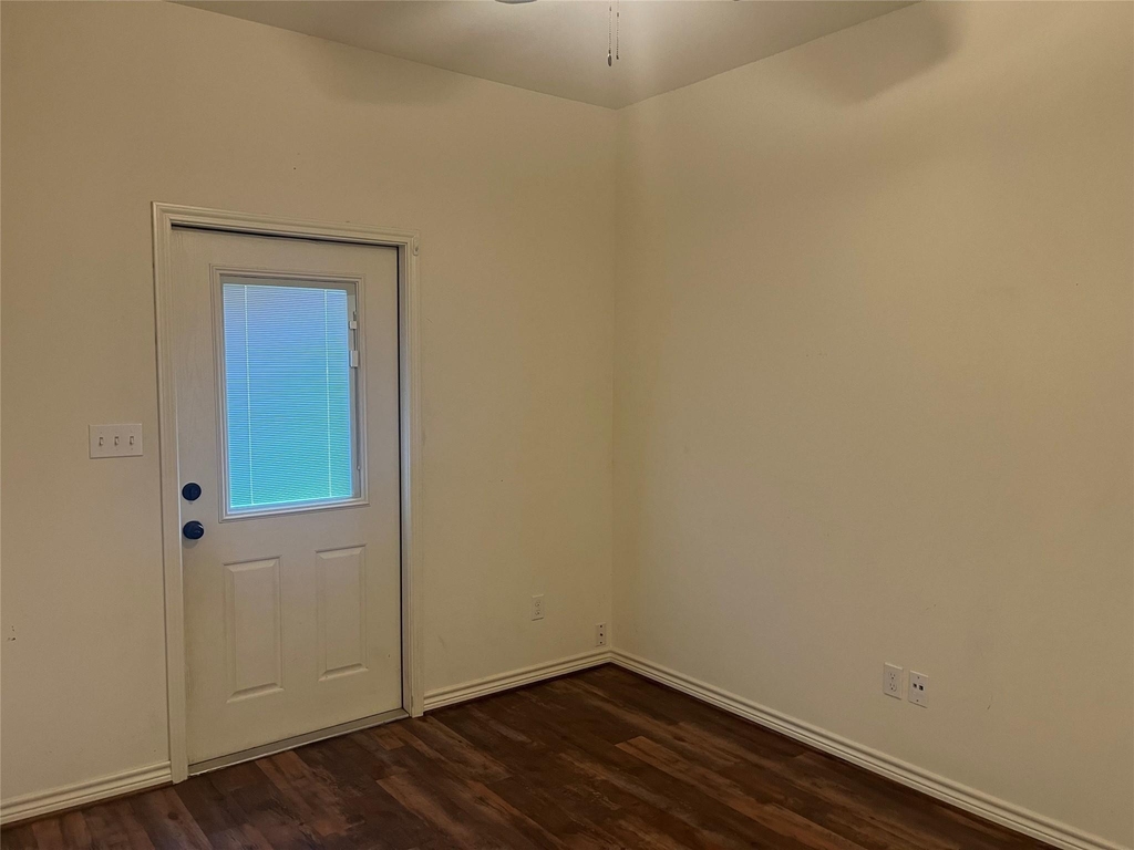 1843 Caroline Lane - Photo 6