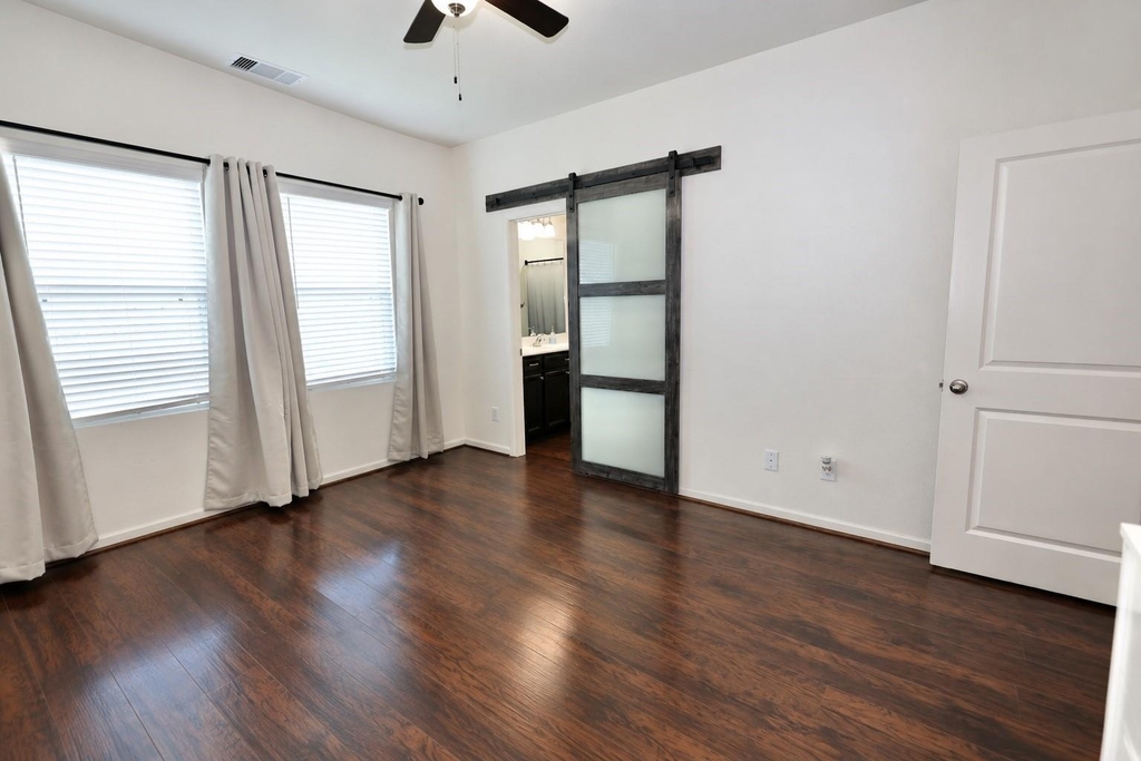 1045 Spindletree Lane - Photo 7