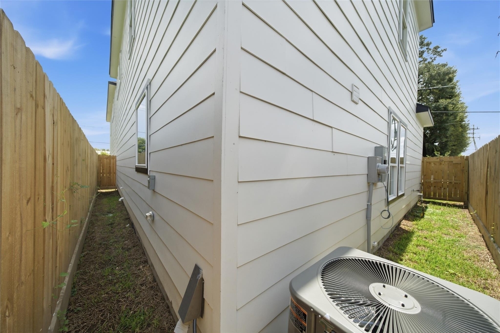 1609 Luzon Street - Photo 19