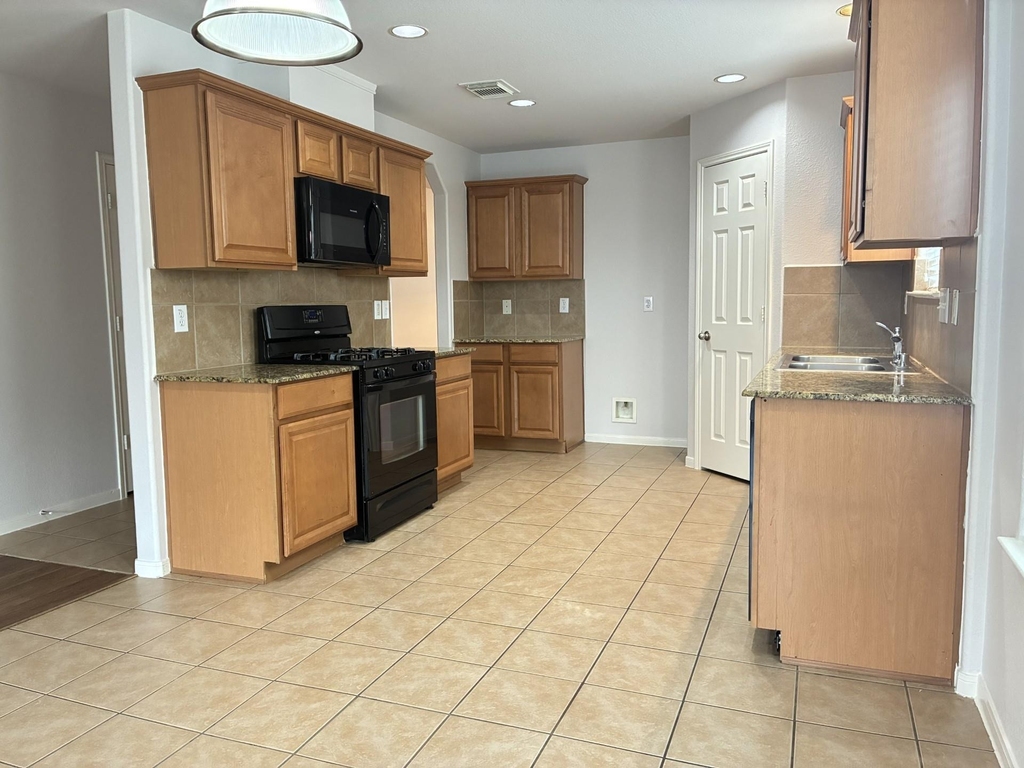 14427 Cellini Drive - Photo 6