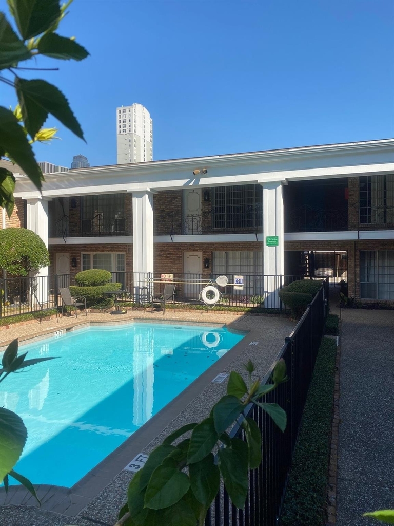 5353 Richmond Avenue - Photo 10