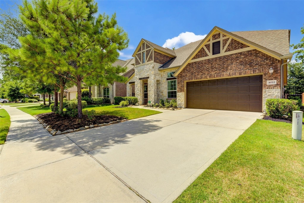 4022 Steep Woods Drive - Photo 1