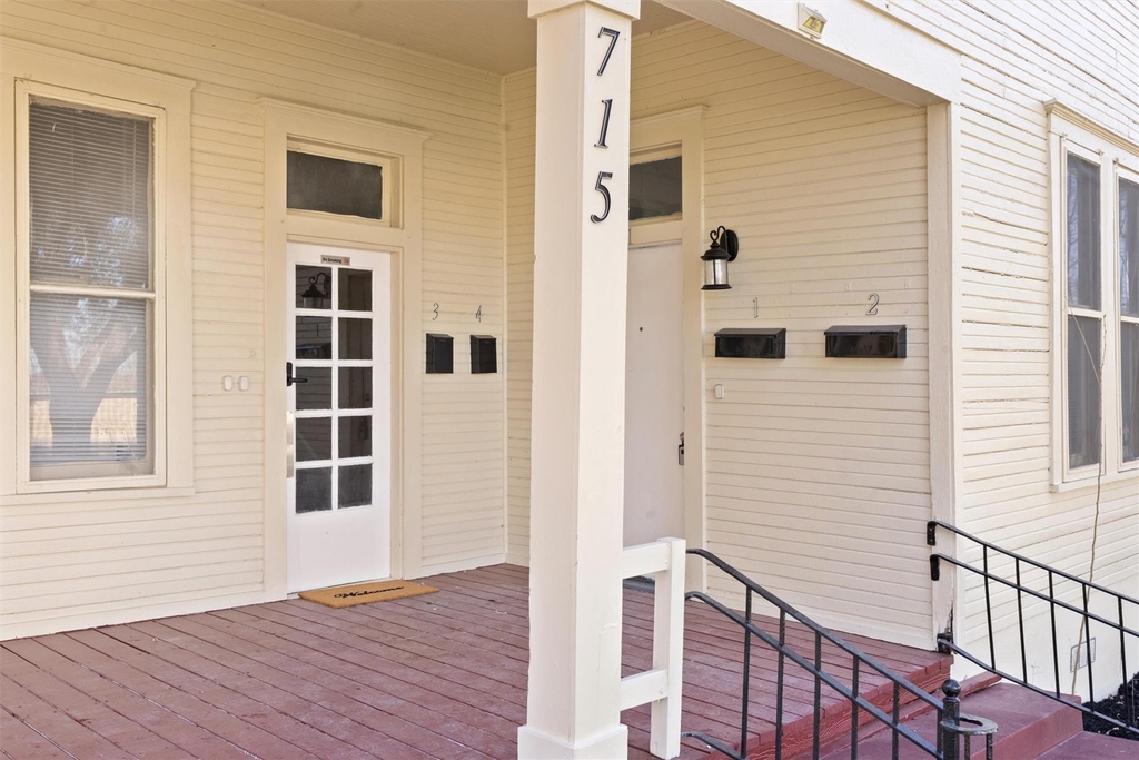 715 Porter Street - Photo 1