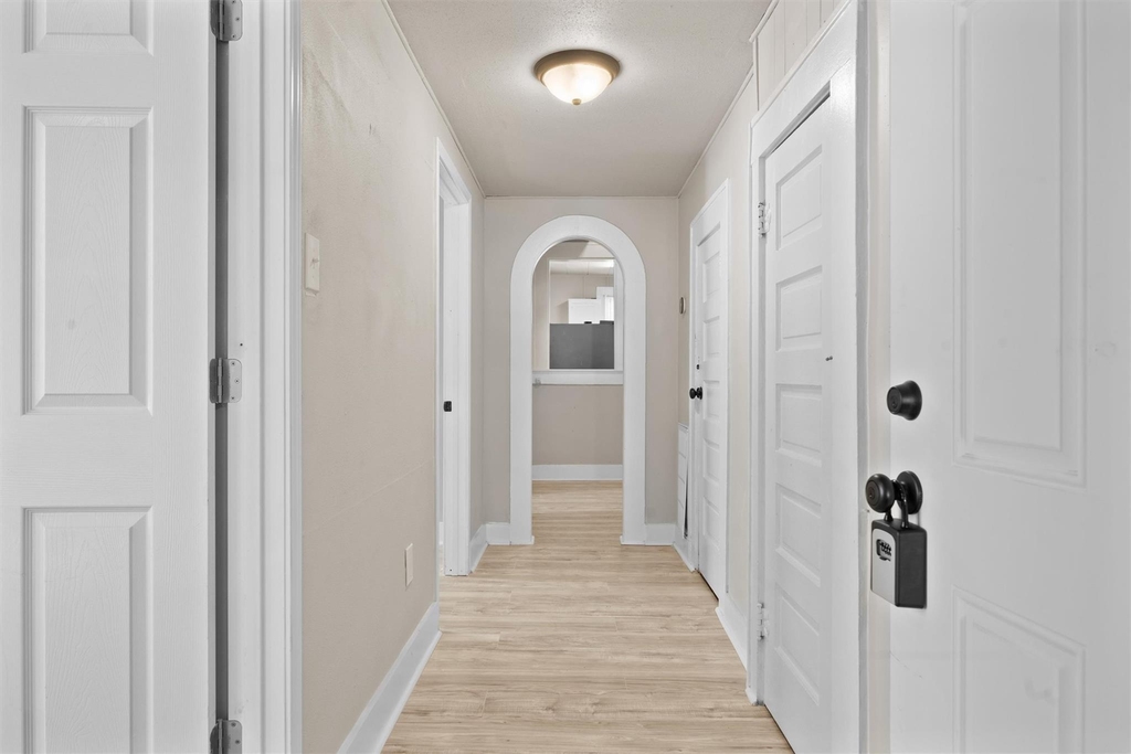 715 Porter Street - Photo 2