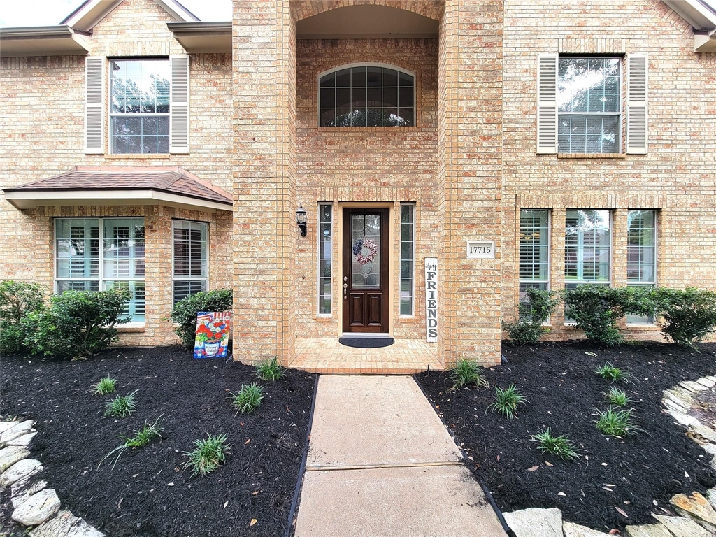 17715 Laguna Trail Drive - Photo 2