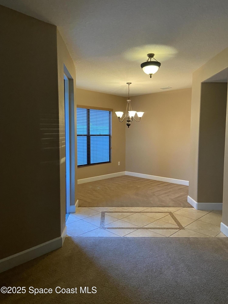 2552 Glenridge Circle - Photo 4