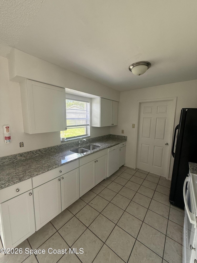 3920 Essex Street - Photo 3