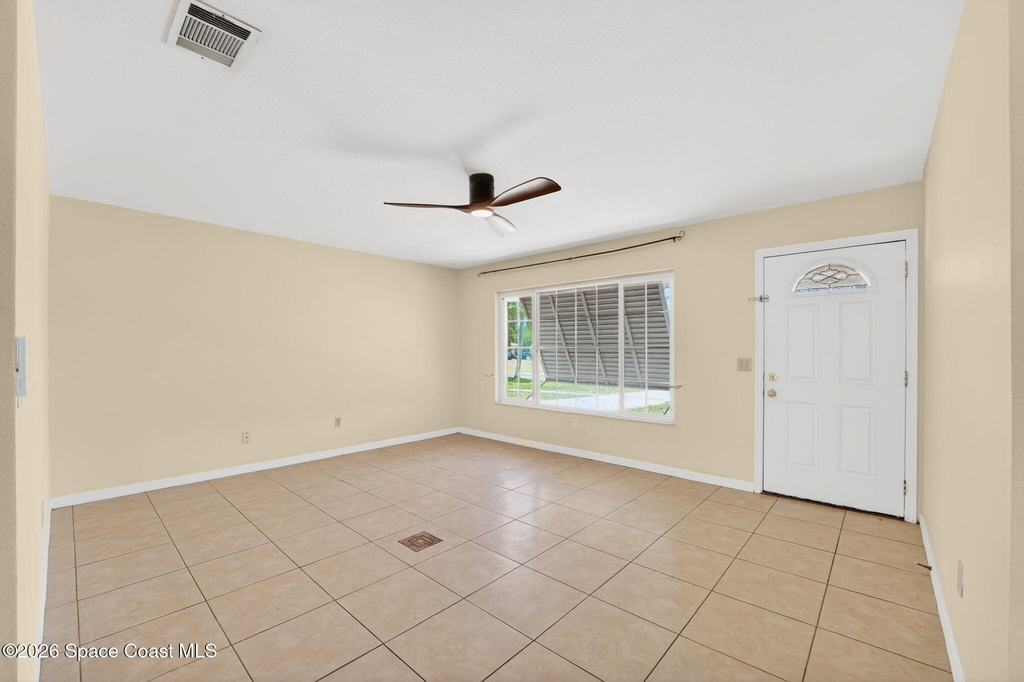 1340 Mariposa Drive Ne - Photo 5