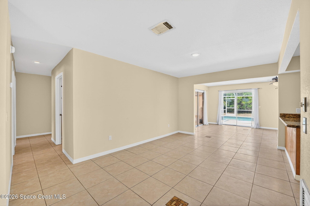 1340 Mariposa Drive Ne - Photo 8