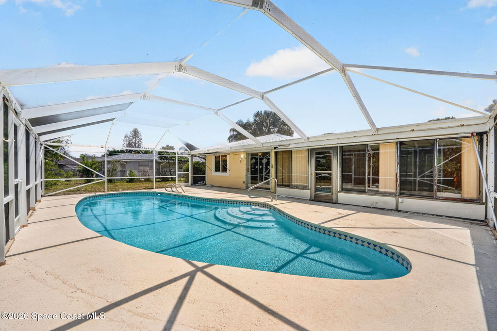 1340 Mariposa Drive Ne - Photo 0
