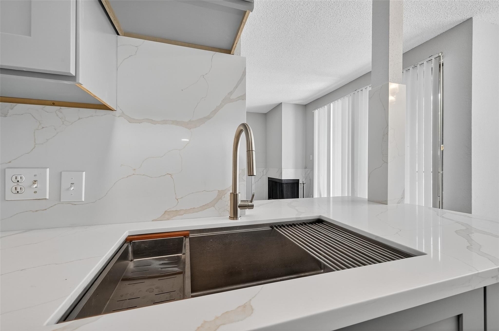 8205 Sands Point Drive - Photo 6