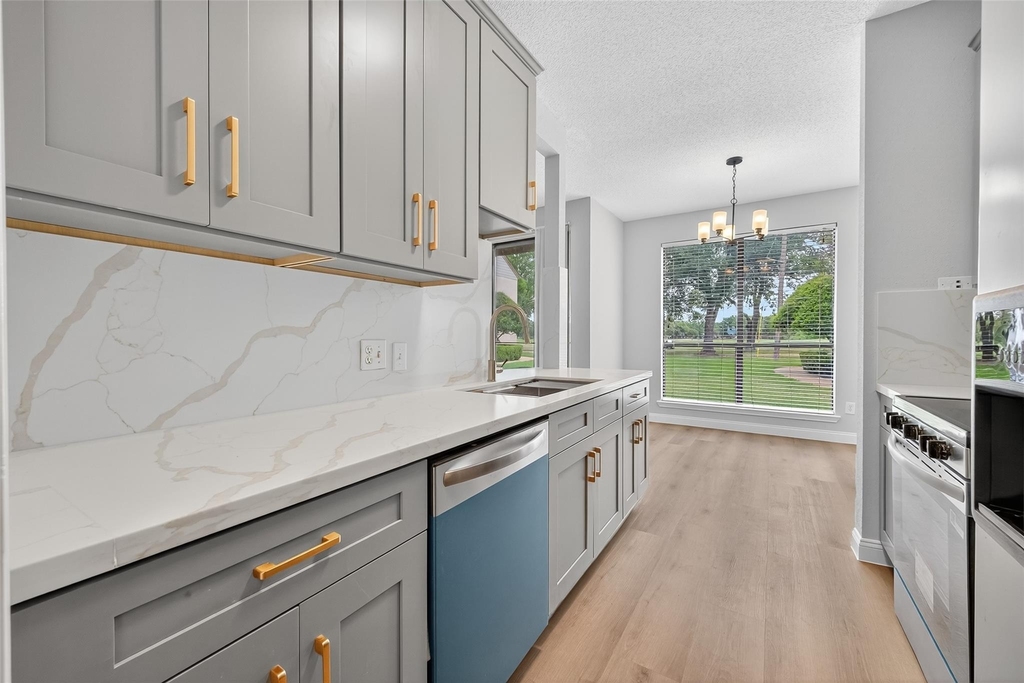 8205 Sands Point Drive - Photo 7