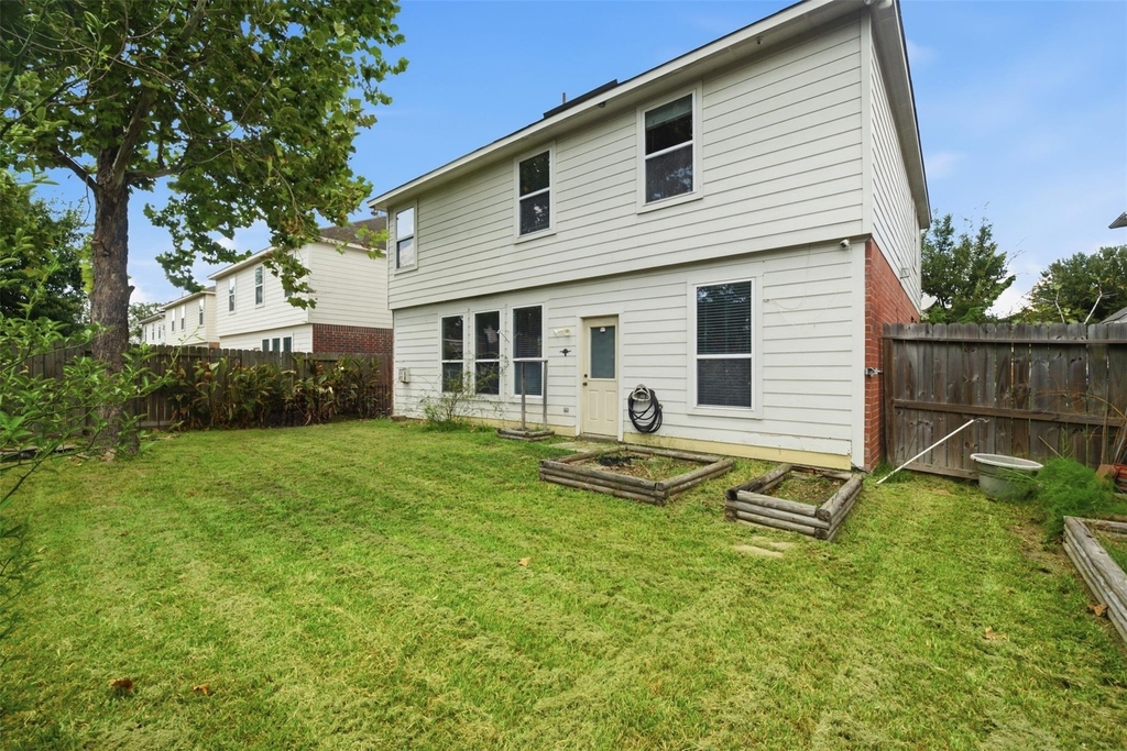 5034 Forest Hurst Drive - Photo 16