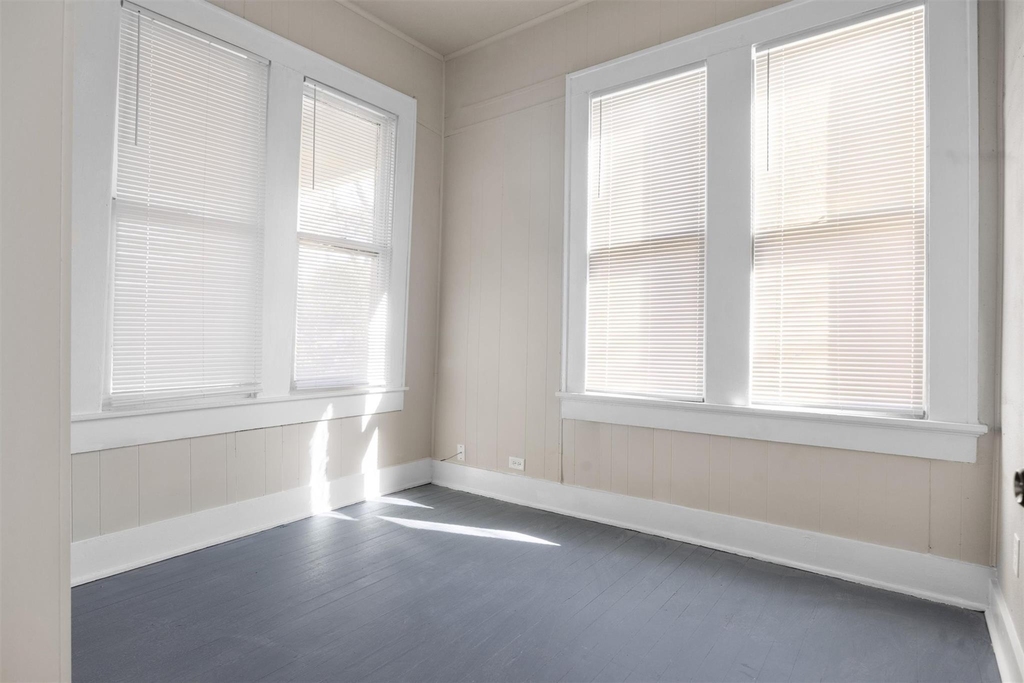 715 Porter Street - Photo 3