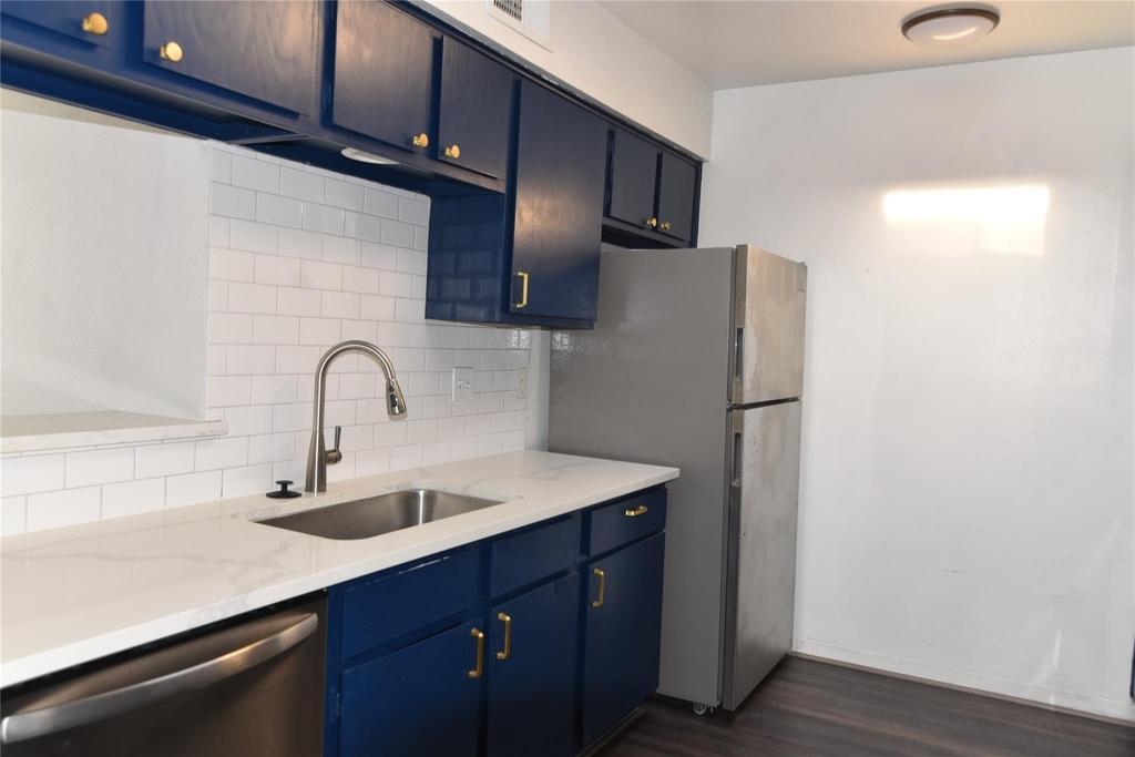 9809 Richmond Avenue - Photo 11
