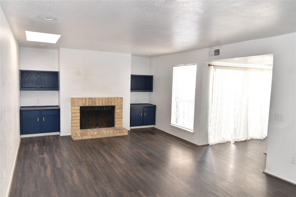 9809 Richmond Avenue - Photo 1