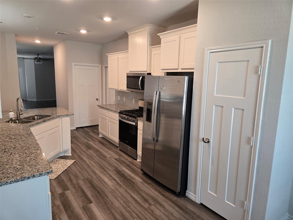 1009 Toledo Bend Drive - Photo 2