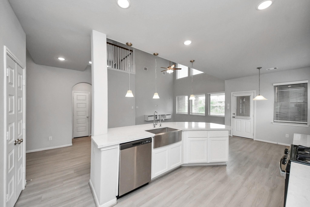 3102 Trishelle Court - Photo 4