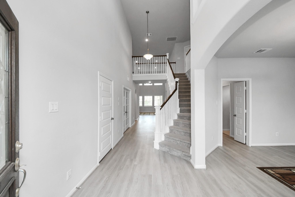 3102 Trishelle Court - Photo 2