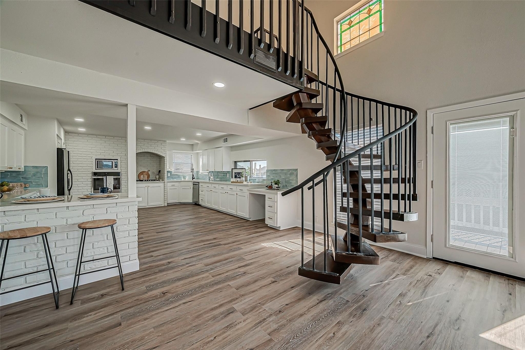 976 Bonita Street - Photo 18