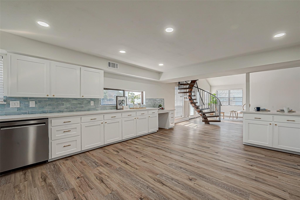 976 Bonita Street - Photo 24