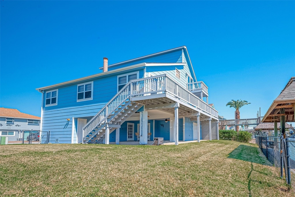 976 Bonita Street - Photo 0