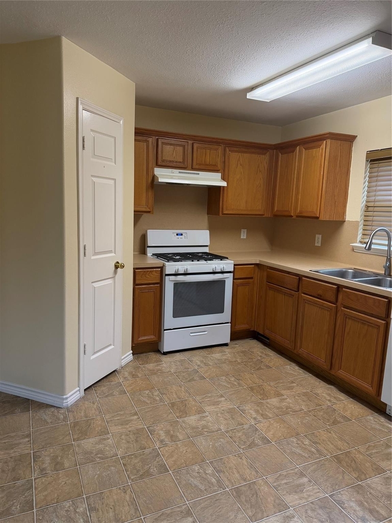 3031 Peerless Pass Ct - Photo 4