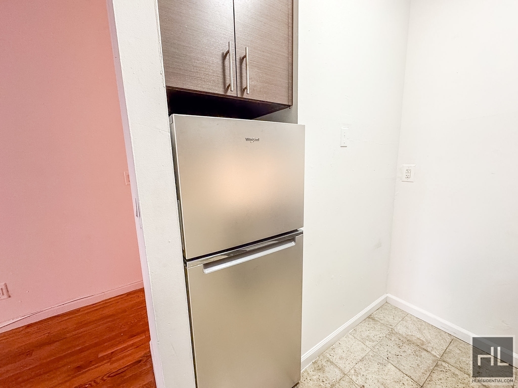 East 80 Street - Photo 3
