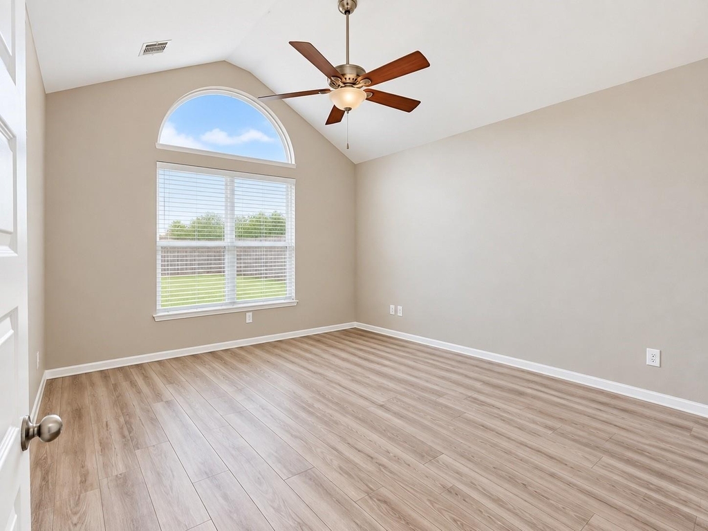 11014 Royale Ridge Lane - Photo 11
