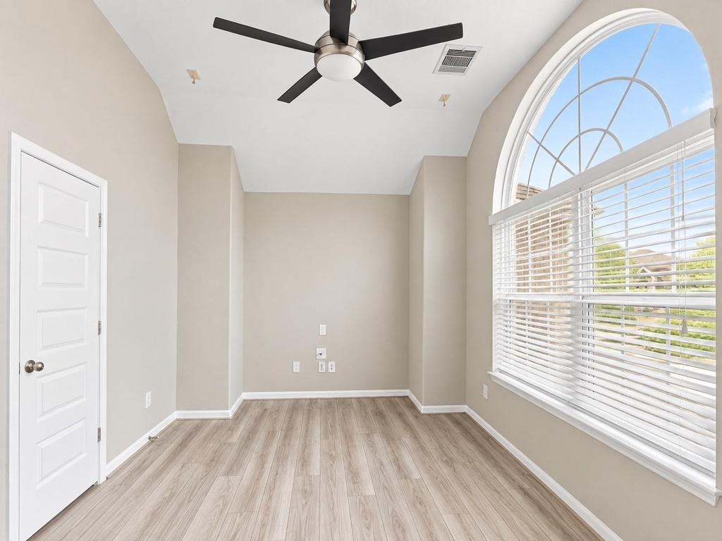 11014 Royale Ridge Lane - Photo 17