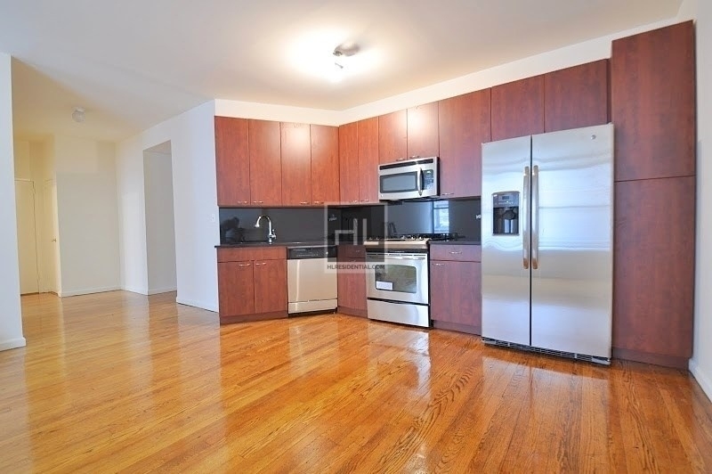 Madison Avenue - Photo 2