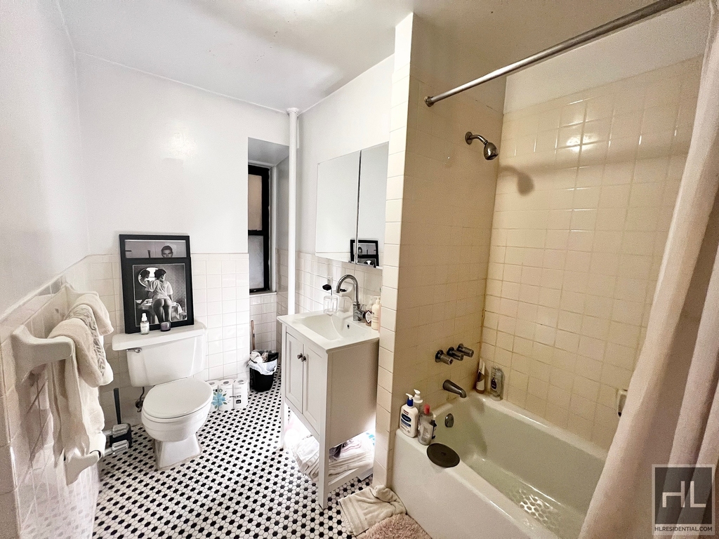 Madison Avenue - Photo 4