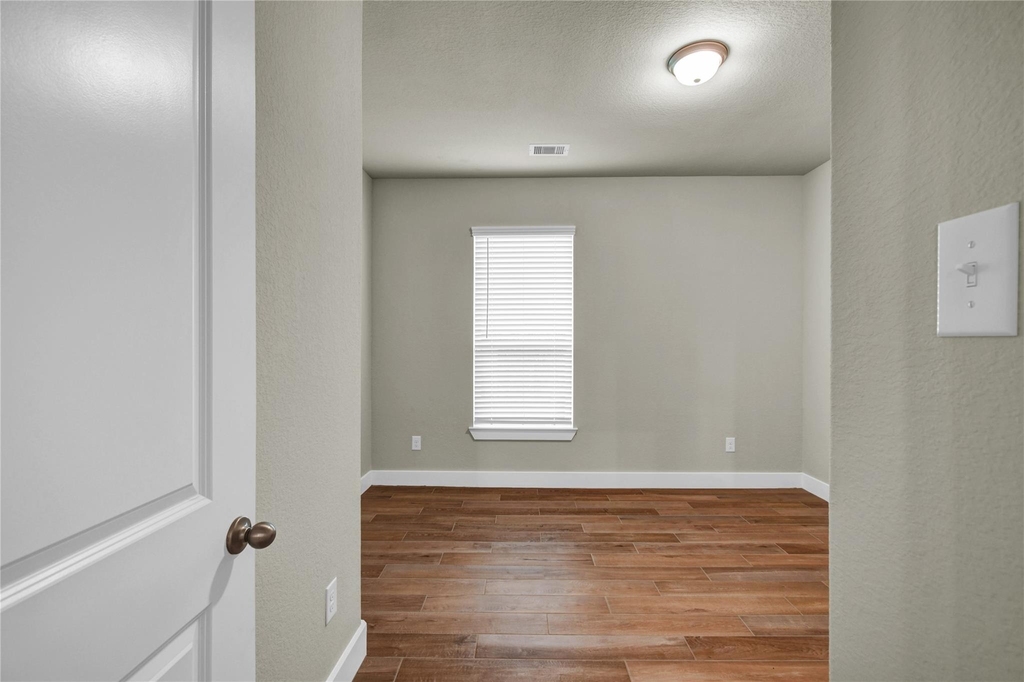 411 S Amherst Drive - Photo 22