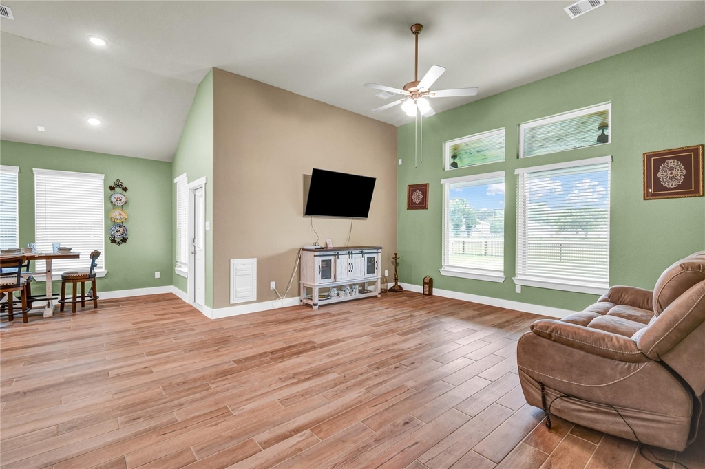 411 S Amherst Drive - Photo 9