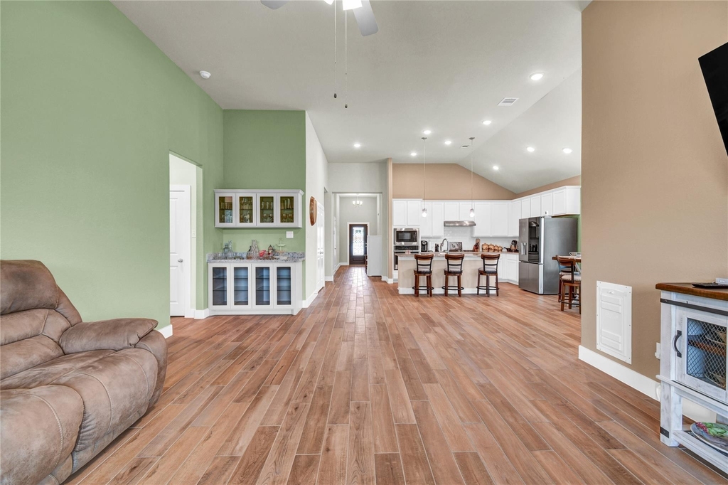 411 S Amherst Drive - Photo 14