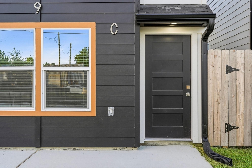 9819 Turnbow Street - Photo 3
