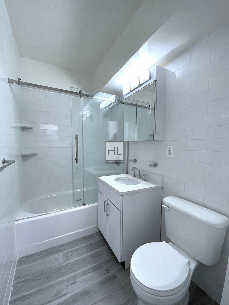 East 57th Street - Photo 7