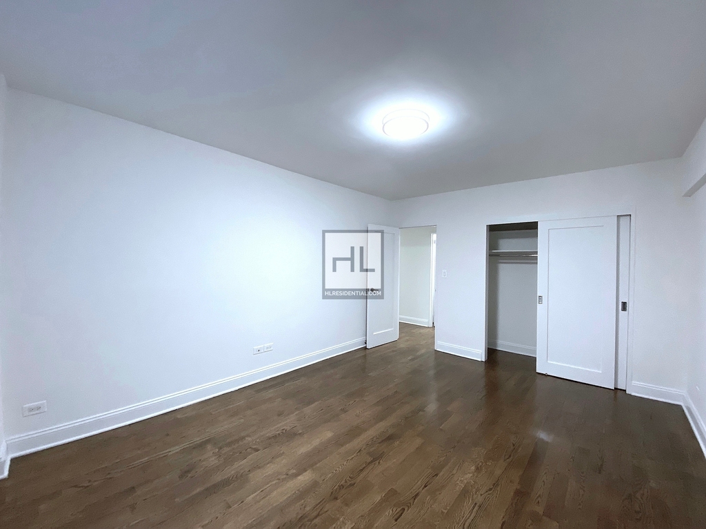 East 57th Street - Photo 4