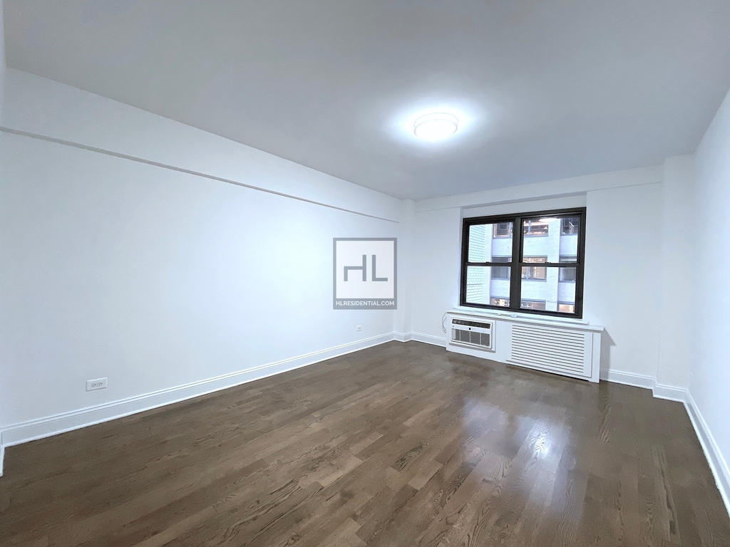 East 57th Street - Photo 3