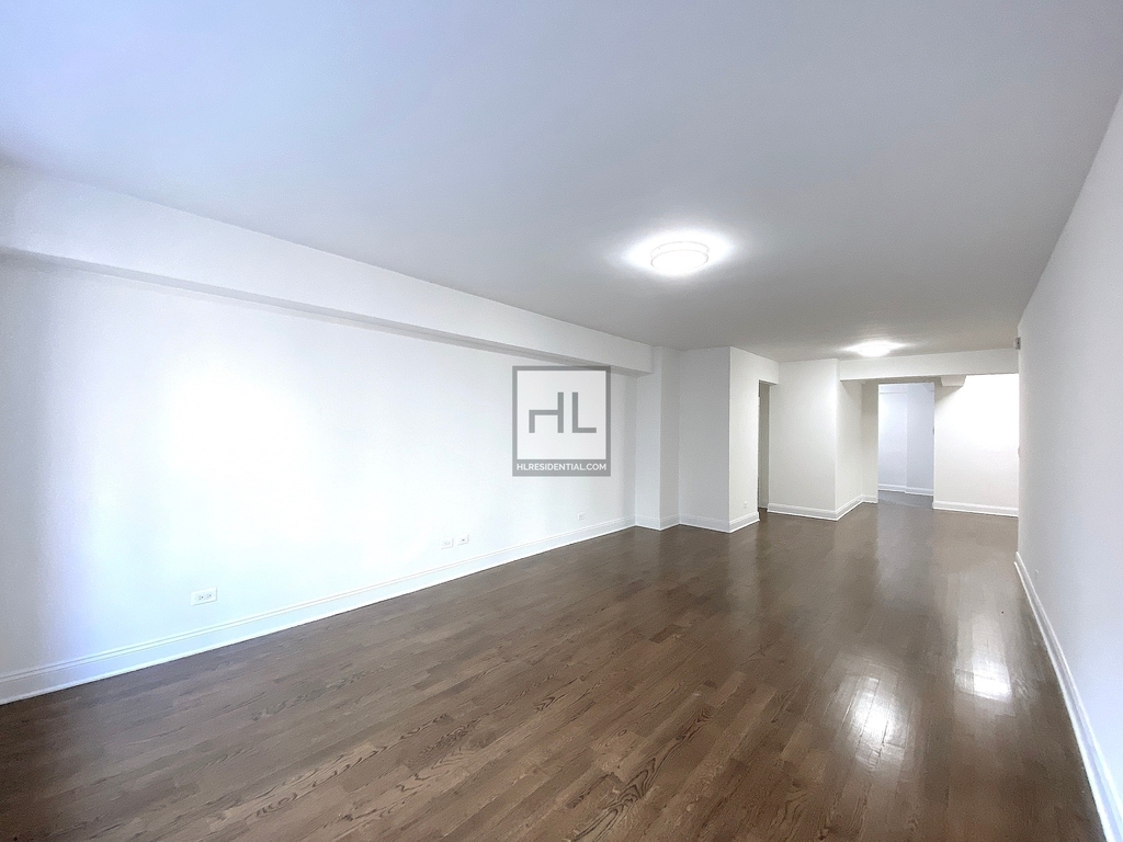 East 57th Street - Photo 0