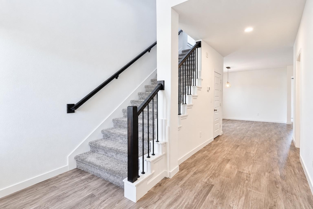 31606 Whittis Hill Way - Photo 5